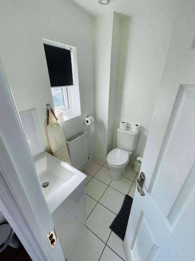 Watan Cottage - Spacious 3 Bedrooms Entire House With Beautiful Outdoor Garden Manchester Exterior photo