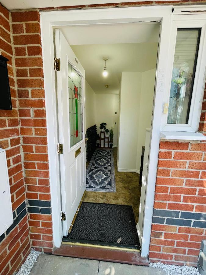 Watan Cottage - Spacious 3 Bedrooms Entire House With Beautiful Outdoor Garden Manchester Exterior photo