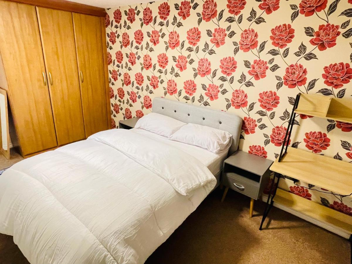 Watan Cottage - Spacious 3 Bedrooms Entire House With Beautiful Outdoor Garden Manchester Exterior photo